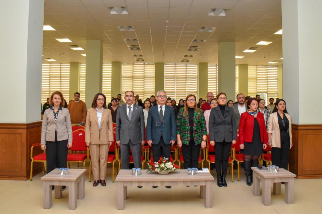 Türk Diplomasisi Tüm Yönleriyle Ele Alındı 